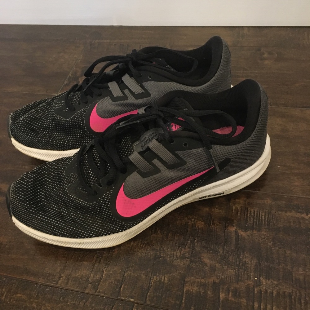 Women's Nike Downshifter 9 Shoes size 7.5